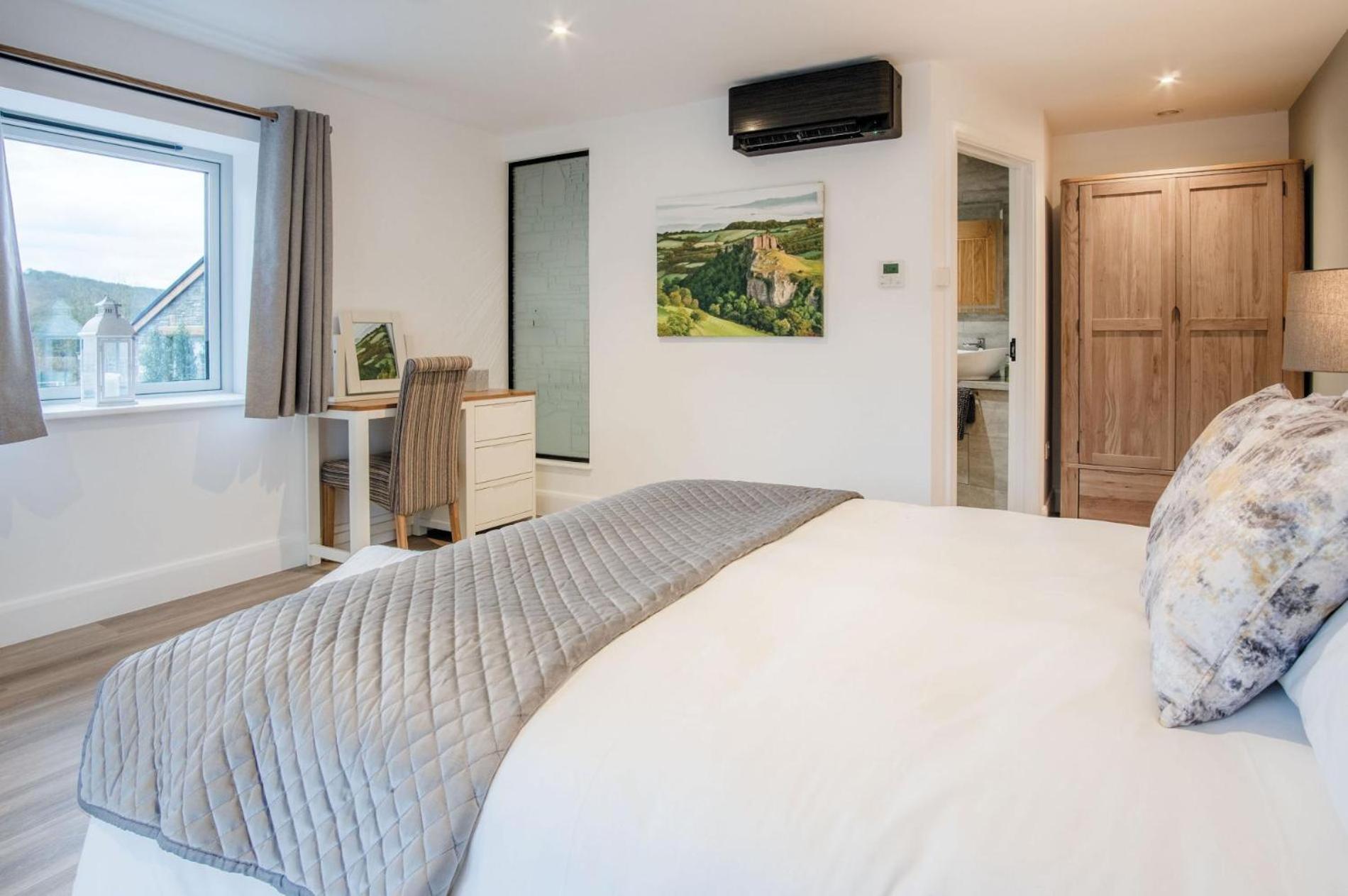 Suite 2 - Sleeping Giant Hotel - Pen Y Cae Inn Brecon Exterior photo